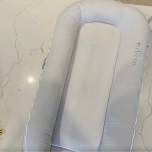 DockATot Grand. Grey